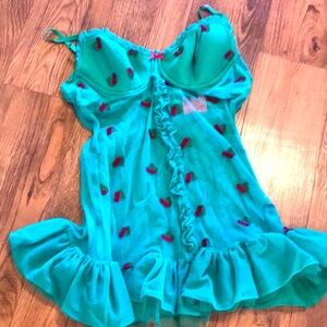 Beautiful Victoria’s Secret 36B NEGLIGE  Sheer Babydoll Red Heart Accents